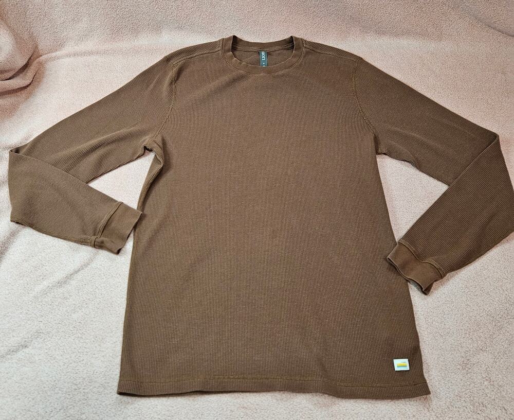 Vuori Men's Long Sleeve Waffle Knit Thermal Crewneck Shirt Size Medium